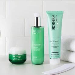 Biotherm Biosource Mousse Nettoyante Hydra-minérale Exfoliante Et Tonifiante Pour Peaux Normales à Mixtes -Guerlain Soldes Magasin biosource mousse nettoyante hydra minerale exfoliante et tonifiante pour peaux normales a mixtes 2