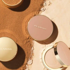 Clarins Ever Matte Compact Powder Poudre Compacte Matifiante Infusée Au Lait De Pêcher -Guerlain Soldes Magasin ever mat cpct pwdr 6