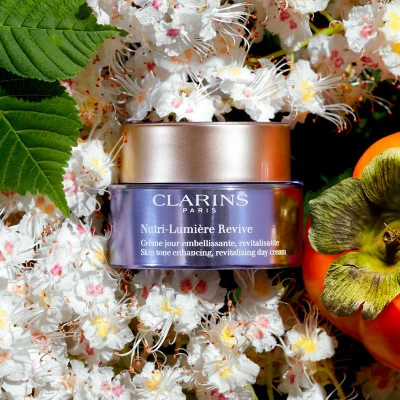Clarins Nutri-Lumière Revive Crème Jour Embellissante Revitalisante 6 Clarins Nutri-Lumière Revive Crème Jour Embellissante Revitalisante – Image 4
