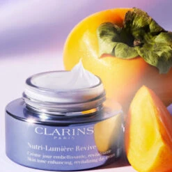 Clarins Nutri-Lumière Revive Crème Jour Embellissante Revitalisante 11 Clarins Nutri-Lumière Revive Crème Jour Embellissante Revitalisante -Guerlain Soldes Magasin nutri lum revive 4